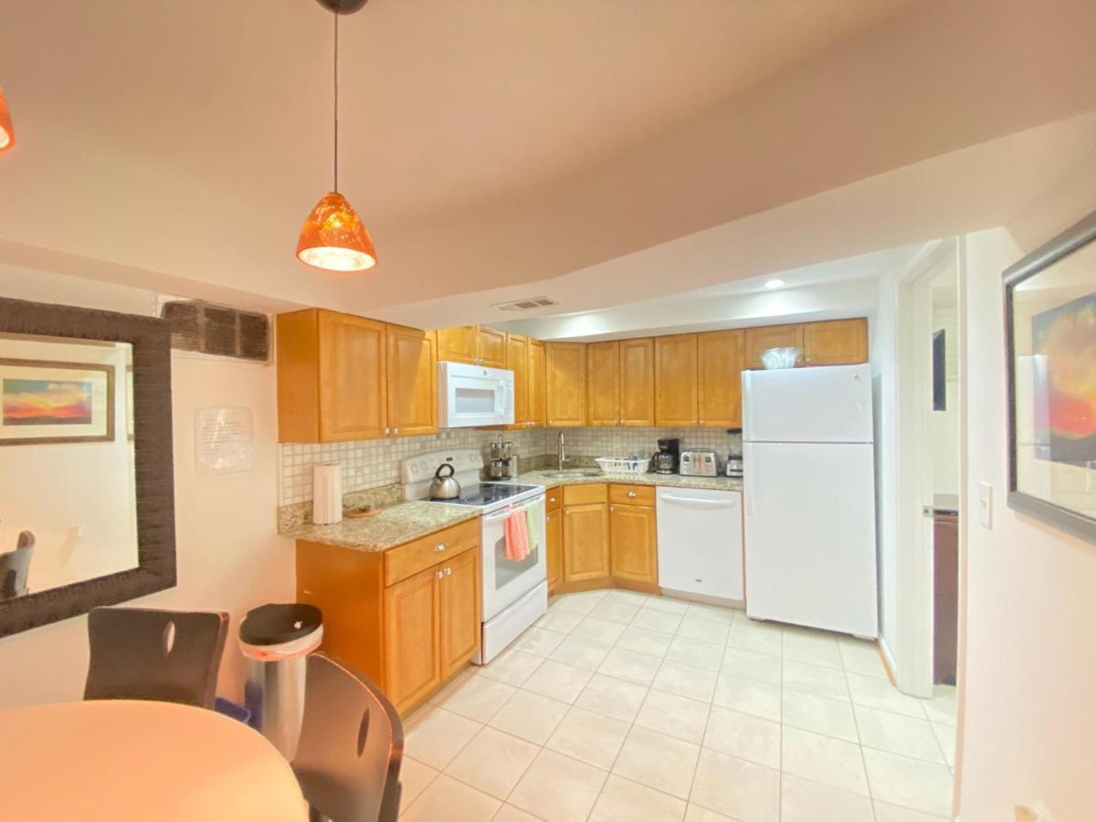 Comfy Basement Home 2 Bdrm1Den 3Queen Beds Washington Dış mekan fotoğraf