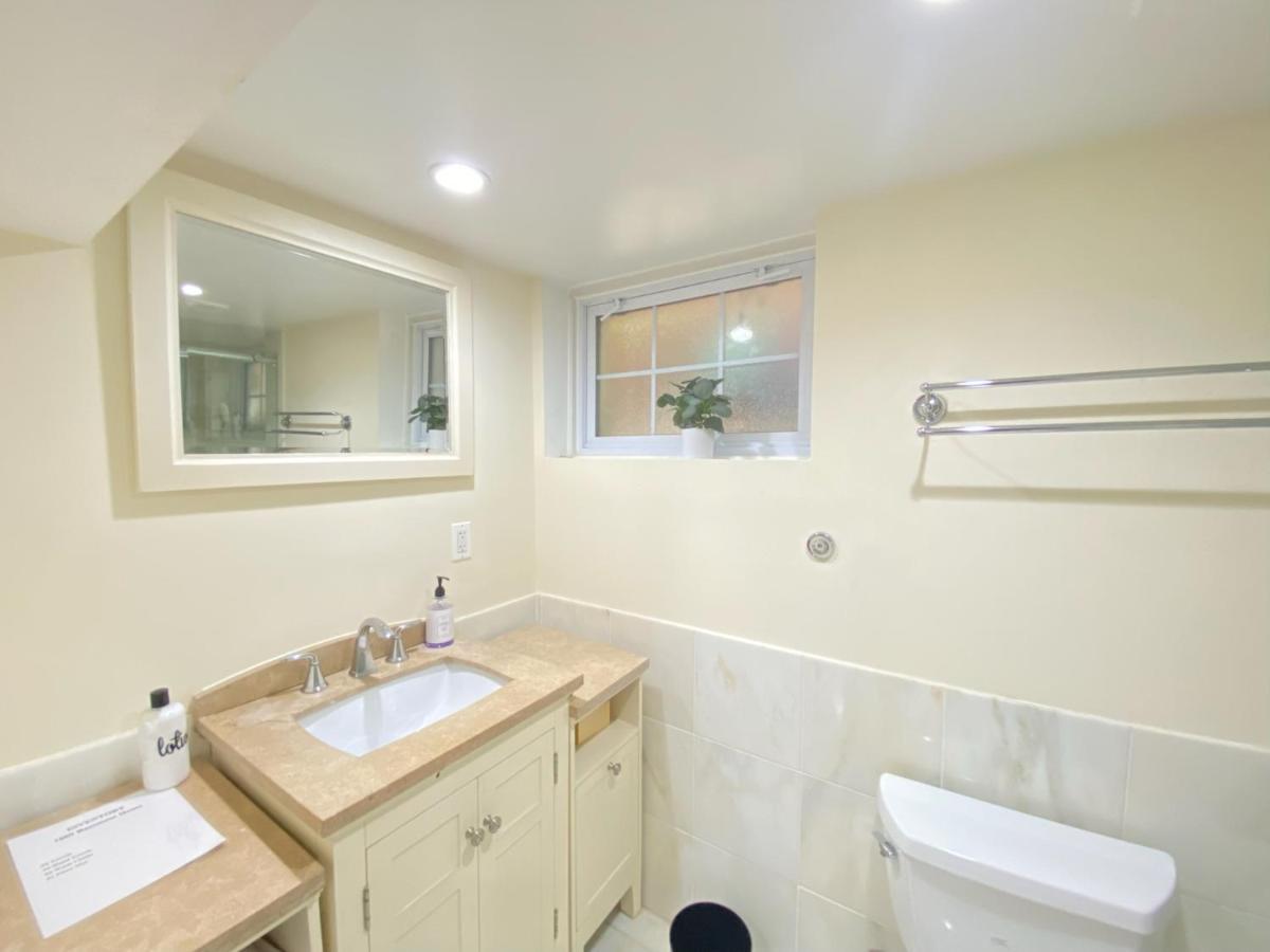 Comfy Basement Home 2 Bdrm1Den 3Queen Beds Washington Dış mekan fotoğraf