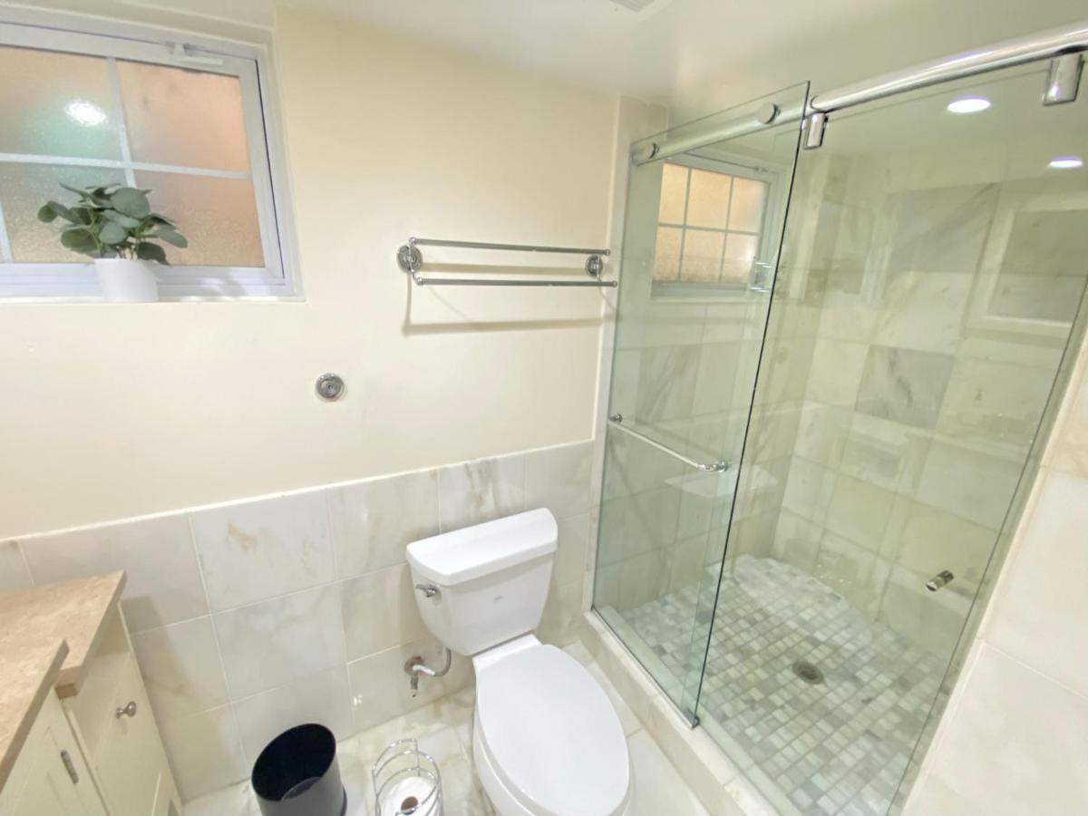 Comfy Basement Home 2 Bdrm1Den 3Queen Beds Washington Dış mekan fotoğraf