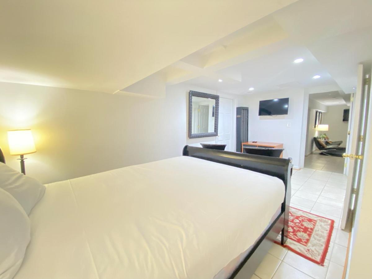 Comfy Basement Home 2 Bdrm1Den 3Queen Beds Washington Dış mekan fotoğraf